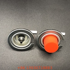 Màu đen Cắm trại khí Butane van khí với tấm thiếc và vật liệu PP trong tay cầm màu đen