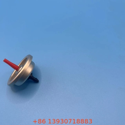 Lắp đặt ống phun nắp nắp cốc cả hai bên với tấm thiếc lacquered rõ ràng
