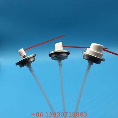 Van WD-40 để Bôi trơn và Bảo vệ các Bộ phận Chuyển động trong Ô tô